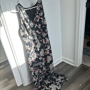 One Clothing Black and Pink Sleeveless V-Neck Gown